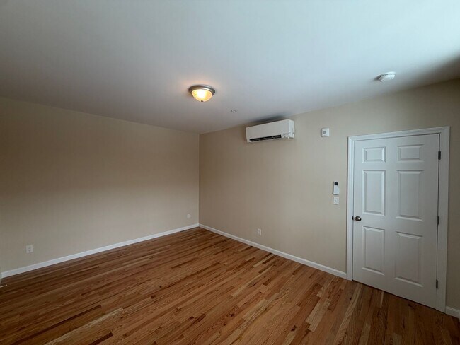 Building Photo - 85 Lowell St