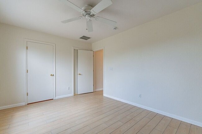 Building Photo - 9746 E Sascha St