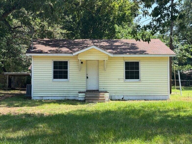 Building Photo - 404 N Kenwood Rd