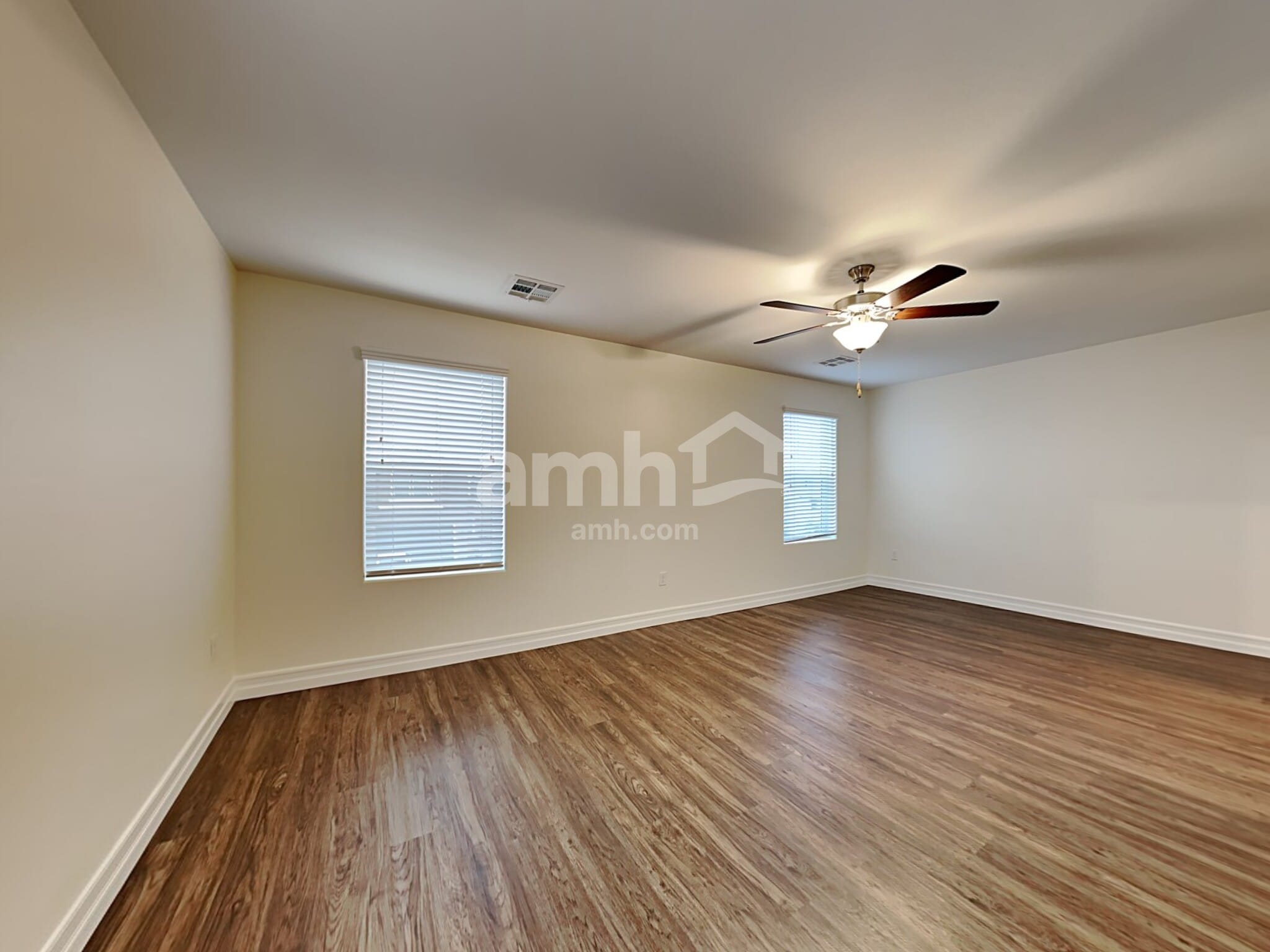 Building Photo - 5803 Petronius St