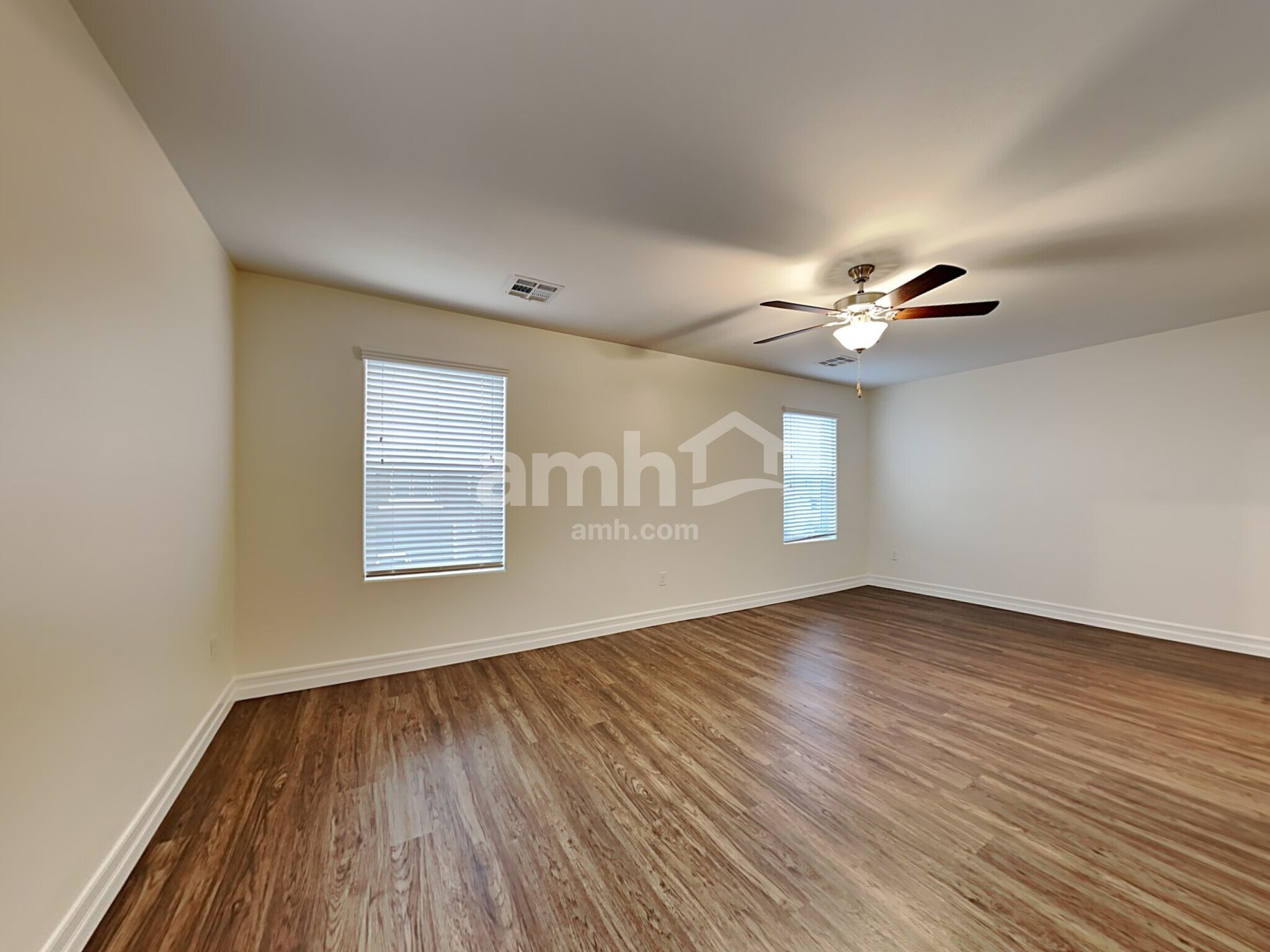 Building Photo - 5808 Petronius St