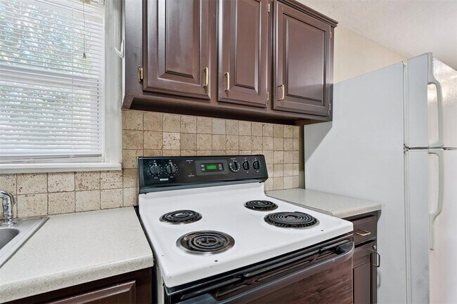 Building Photo - 317 E Key Blvd