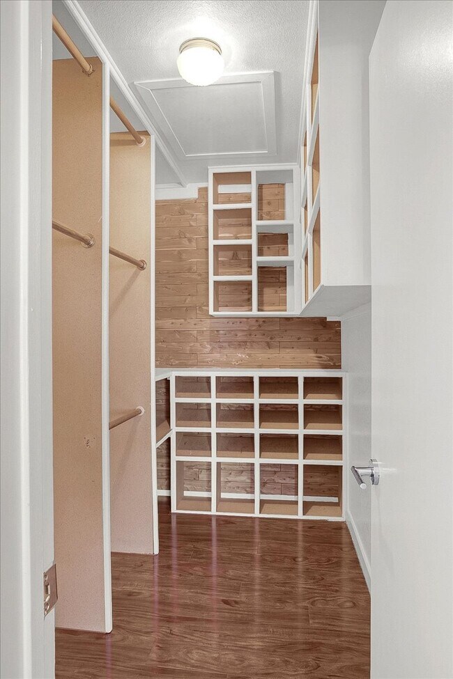 Building Photo - 3980 Delos Dr