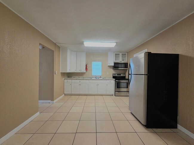 Building Photo - 3 Bedroom Home