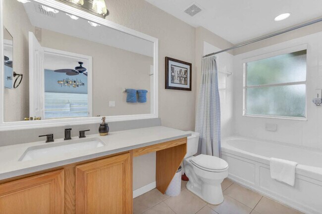 Building Photo - 448 Miramar Ave