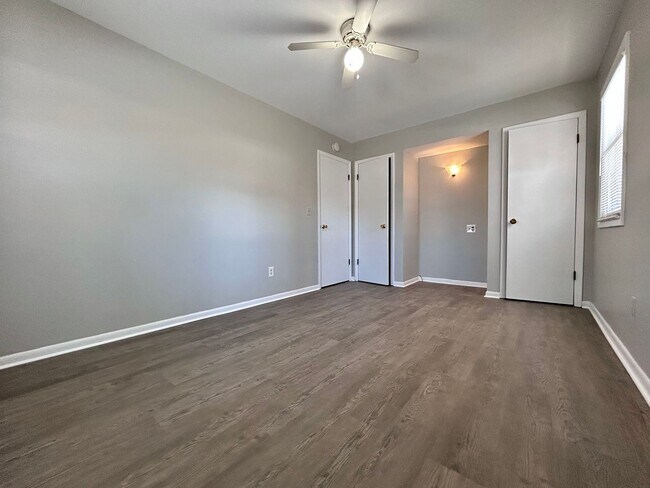 Building Photo - 3057/3059 Goodman Ave SW