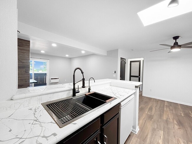 Building Photo - Charming 1BD/1BA Condo in Allied Gardens W...