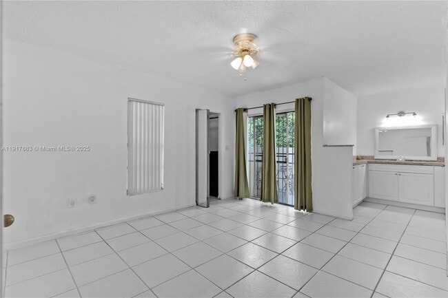 Building Photo - 12915 SW 88th Terrace