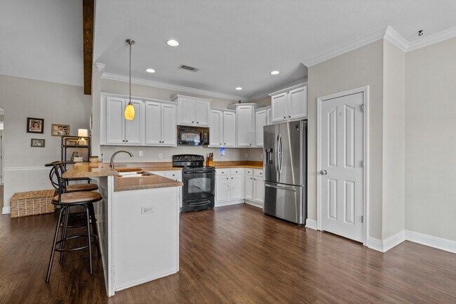 Building Photo - 730 Lime Ln