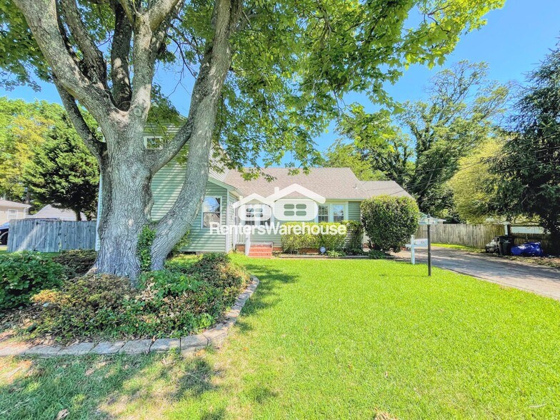 Building Photo - 824 Lesner Ave