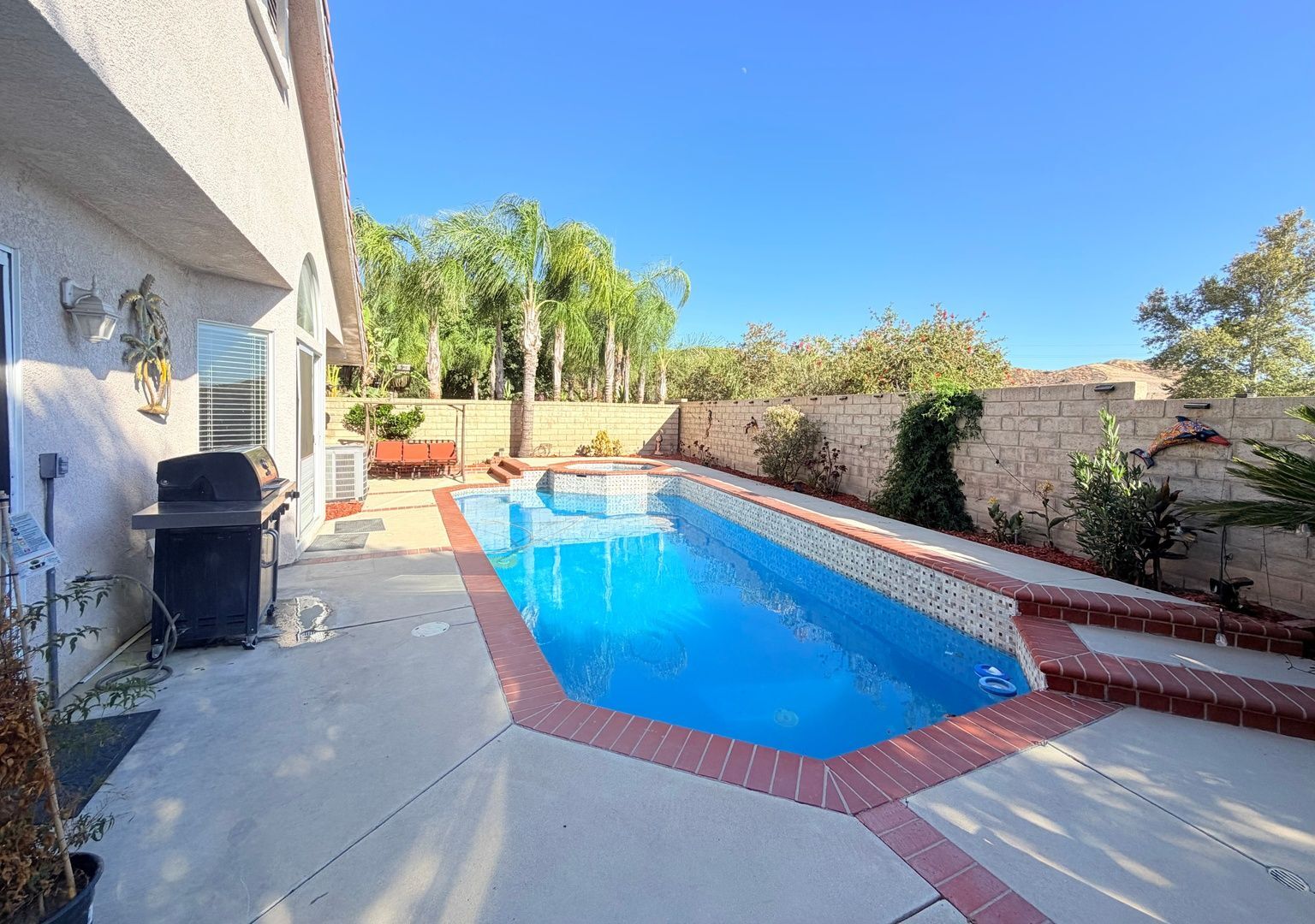 Building Photo - 20350 Calhaven Dr