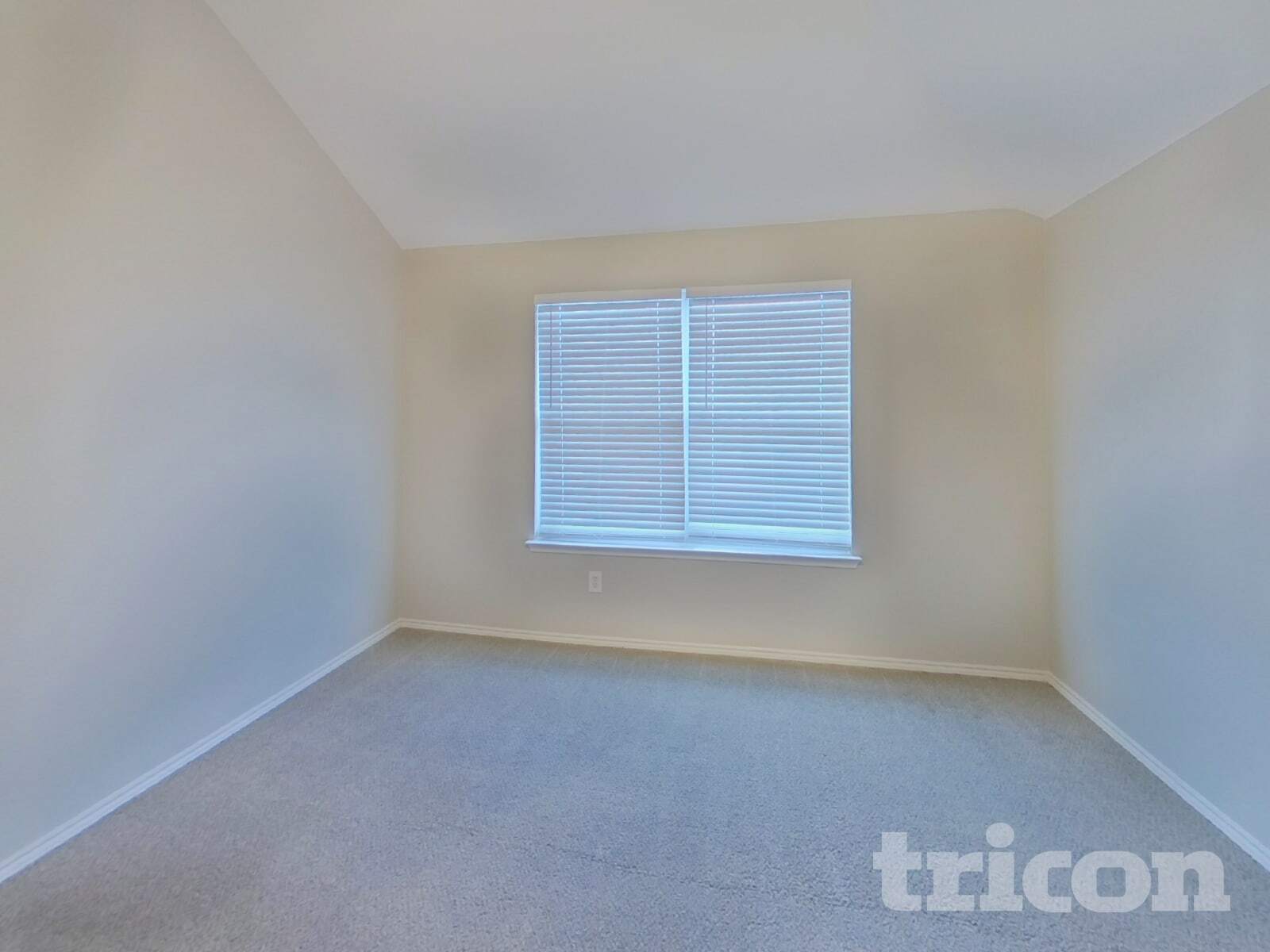 Building Photo - 1228 Artesia Dr