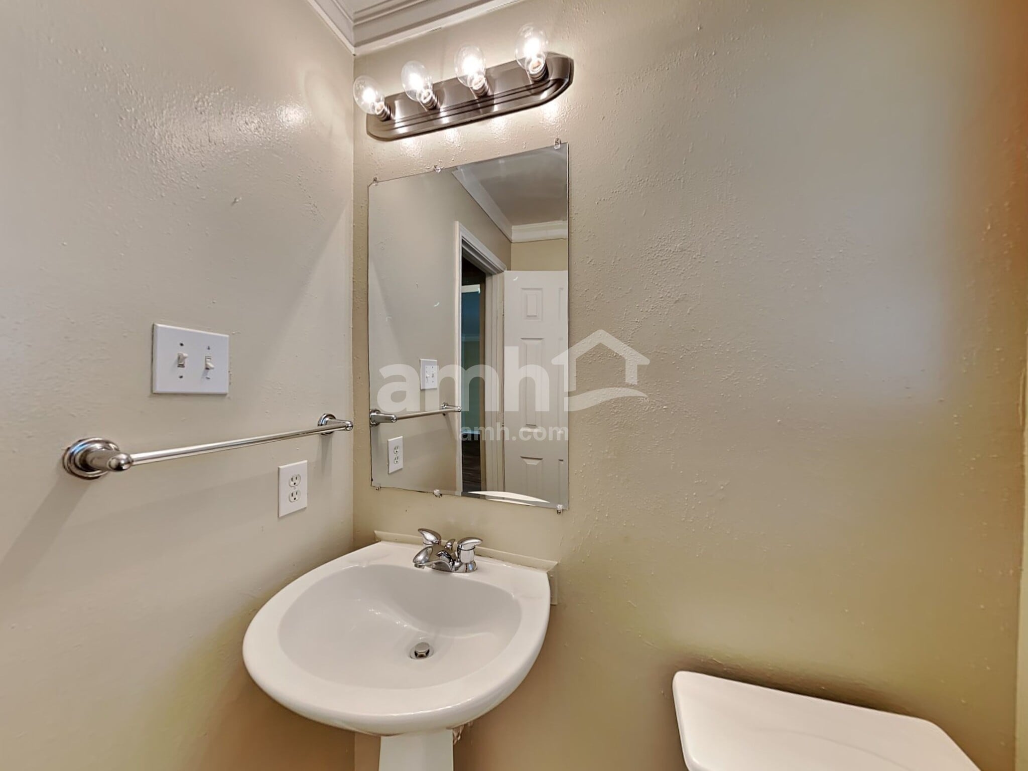 Building Photo - 4706 Buescher Ct