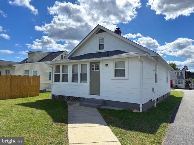 Building Photo - 129 Hillcrest Dr