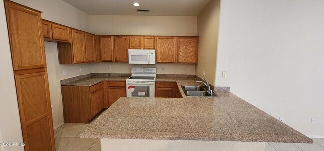Building Photo - 1842 N 112th Dr