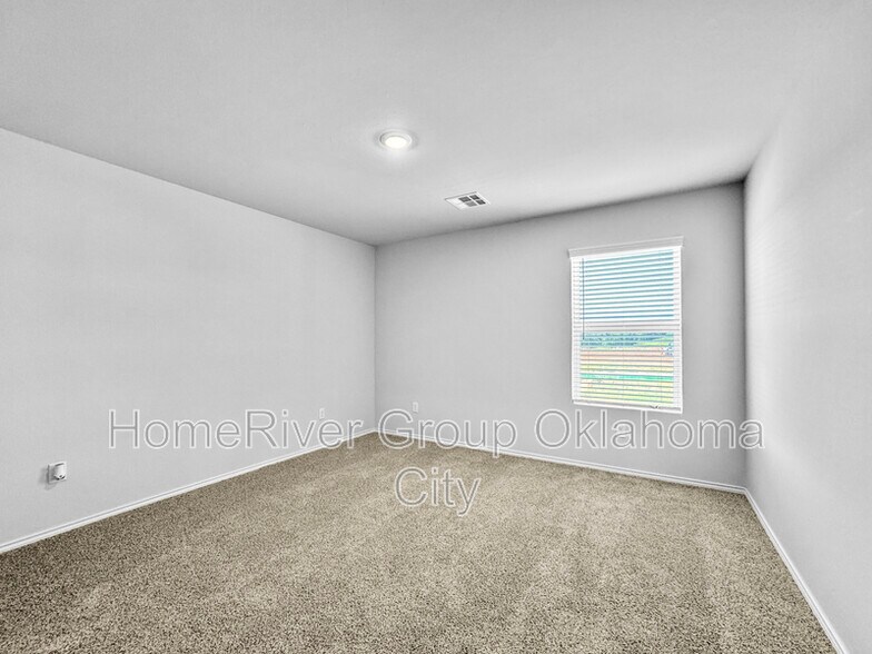 Building Photo - 6116 Holm Oak Rd