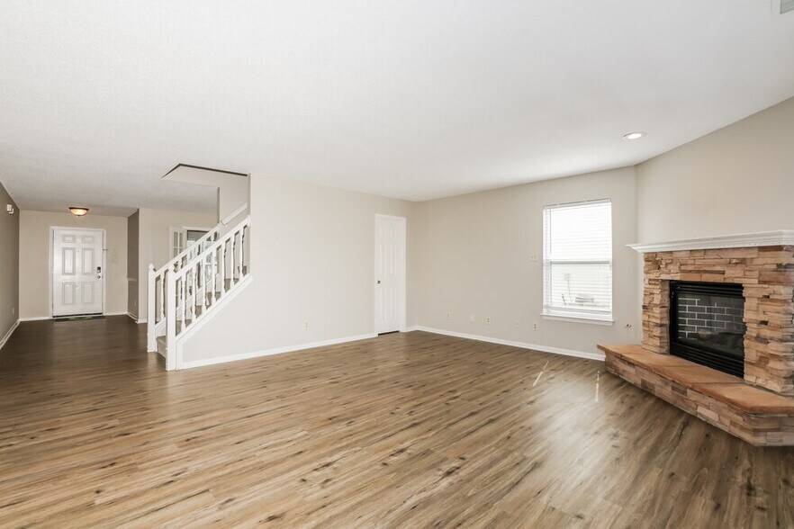 Building Photo - 10392 Split Rock Way