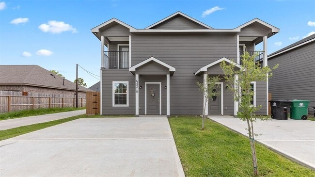 Primary Photo - 6421 Osprey Dr