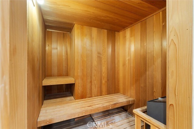 Building Photo - 17437 Oak Creek Ct