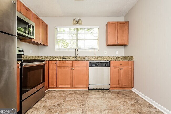 Building Photo - 2725 Woodward Rd