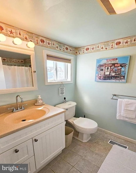 Building Photo - 1022 S Green St