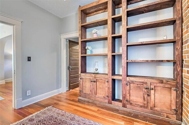 Building Photo - 4188 Winona Ct