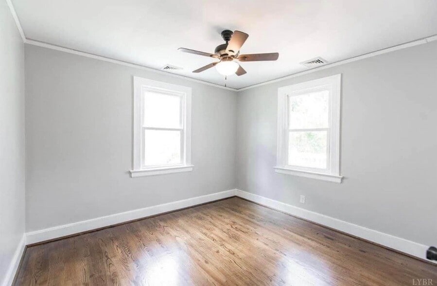 Building Photo - 803 Mansfield Ave