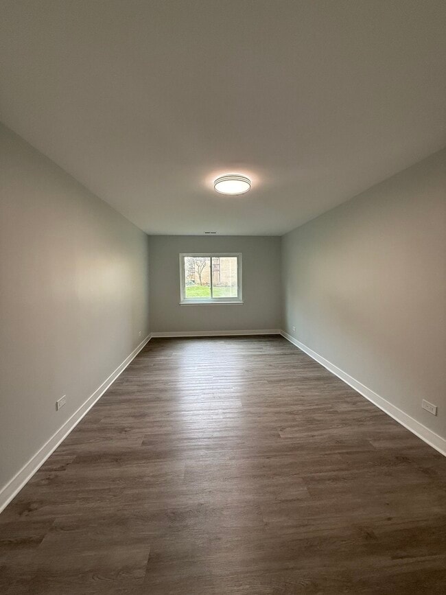 Building Photo - 1173 S Forums Ct