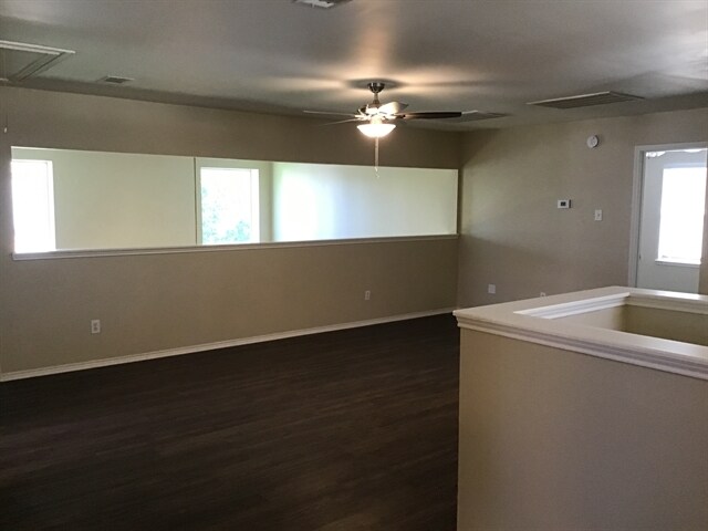 Building Photo - 4706 Buescher Ct