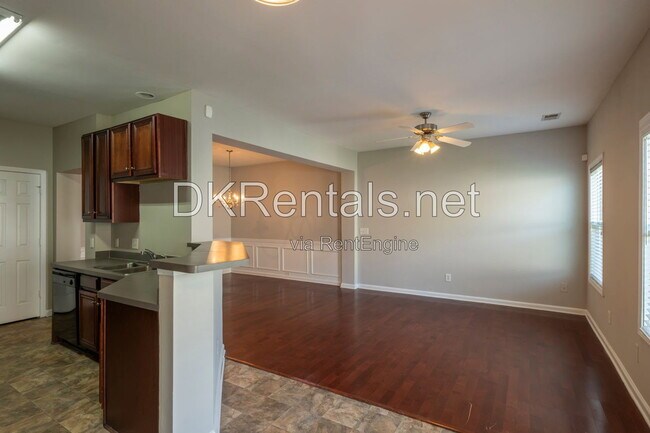 Building Photo - 2555 Flat Shoals Rd