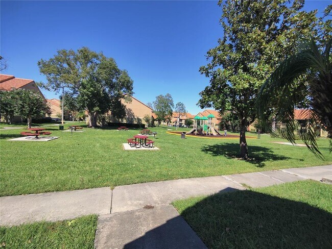 Building Photo - 445 Fountainhead Cir