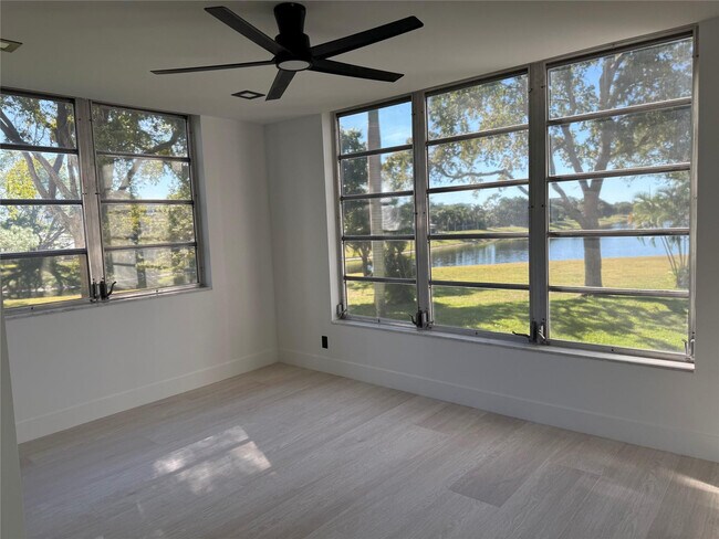 Building Photo - 3010 N Course Dr