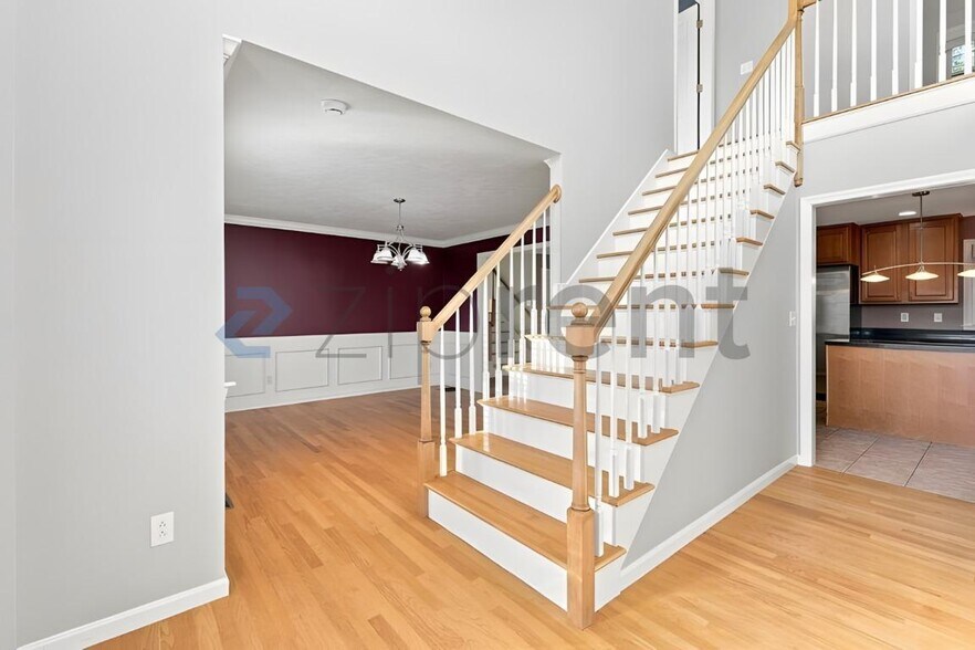 Building Photo - Unit