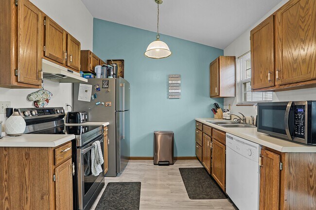 Building Photo - 116 Bayhill Blvd