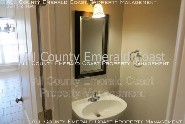 Building Photo - 425 Twin Lakes Ln