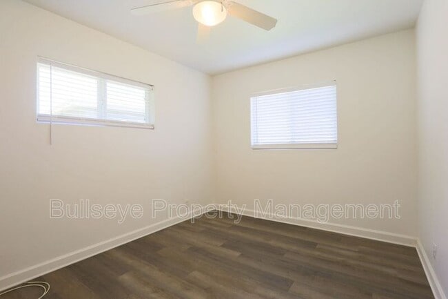 Building Photo - 3137 N 20th Pl