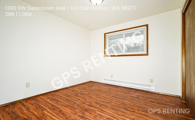 Building Photo - 1380 SW Swantown Ave