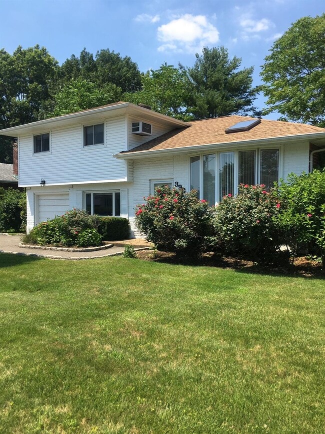 Primary Photo - 393 White Birch Ln