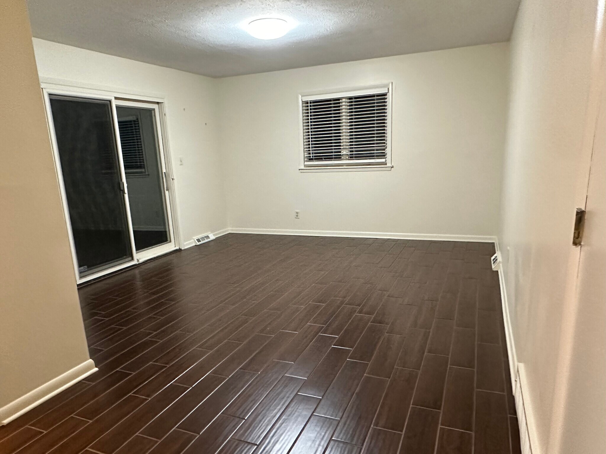 Building Photo - 9574 Idlewood Dr