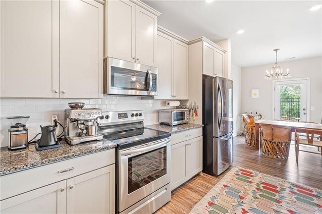 Building Photo - 175 Madison Bend