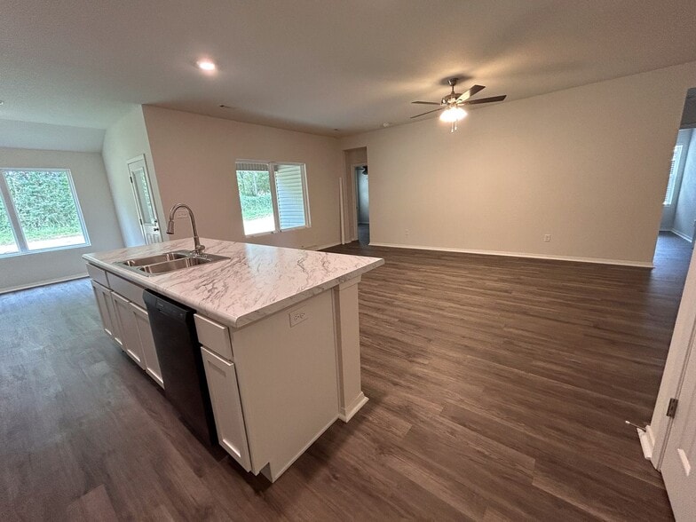 Building Photo - 10638 Cedar Wy