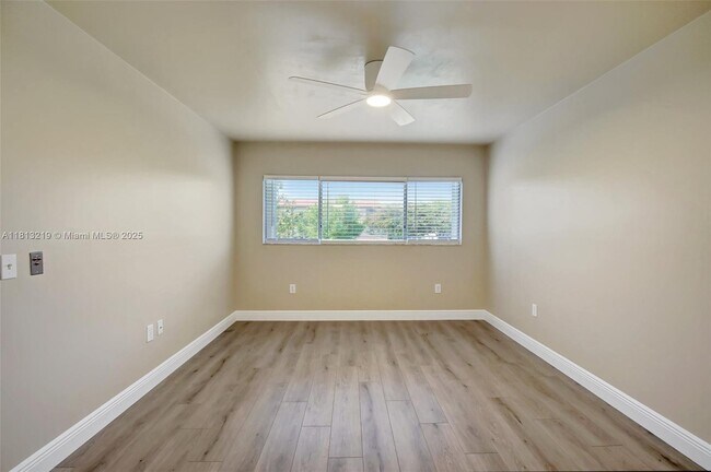 Building Photo - 12651 SW 16th Ct
