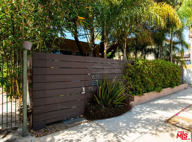 Building Photo - 639 Vernon Ave