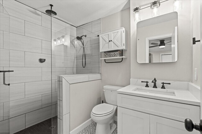 Building Photo - 541 N White St