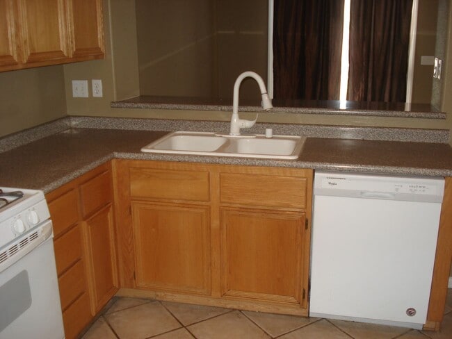 Building Photo - 3734 Solandra St