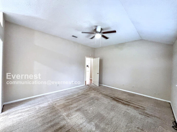 Building Photo - 15231 Cabots Landing Dr