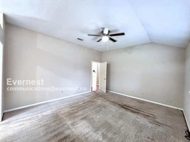 Building Photo - 15231 Cabots Landing Dr