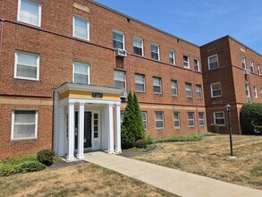 Building Photo - 13773 Cedar Rd