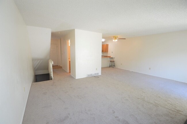 Building Photo - 3Bd/2.5Ba Lafayette Townhome Available Now