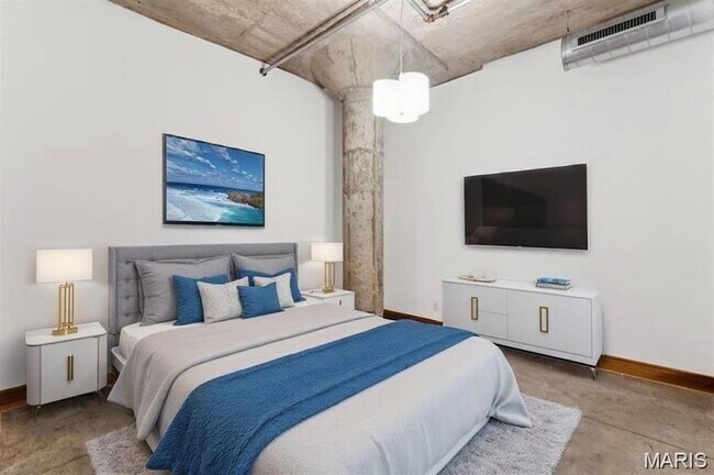 Building Photo - 2201 Locust St